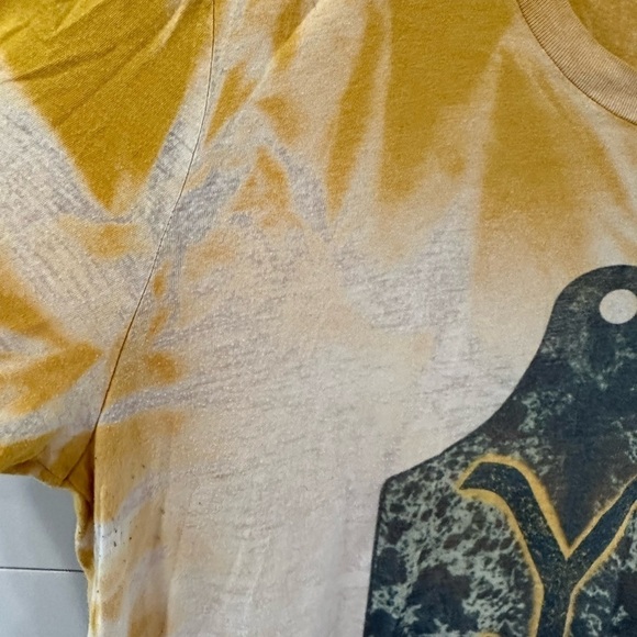 🦬 Yellowstone‎ Women’s Tee. Size L Cotton Blend. Distressed 🦬 - Picture 3 of 5